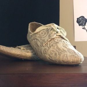 Not rated Oxford shoe